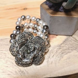 Unique Vintage Style Floral bracelet